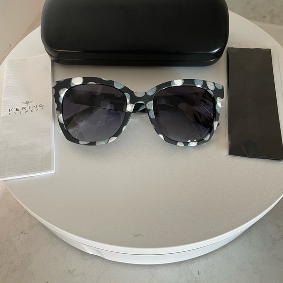 NWT McQ Alexander McQueen MQ0011S women’s sunglasses in grey/white - Picture 3 of 6